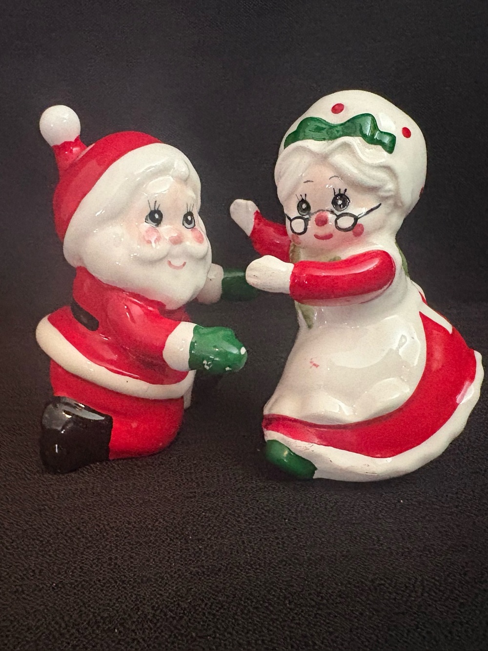 VTG Lefton Santa & Mrs. Claus Hugging Salt & Pepper Shaker Set (missing 1 Plug)